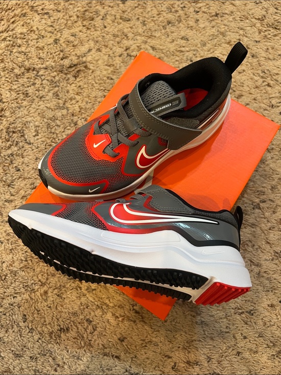 Nike Other - Boys Nike Cosmic Runner Sneakers